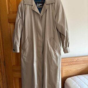 London Fog size 10 Regular - Women's Trench Coat - Tan